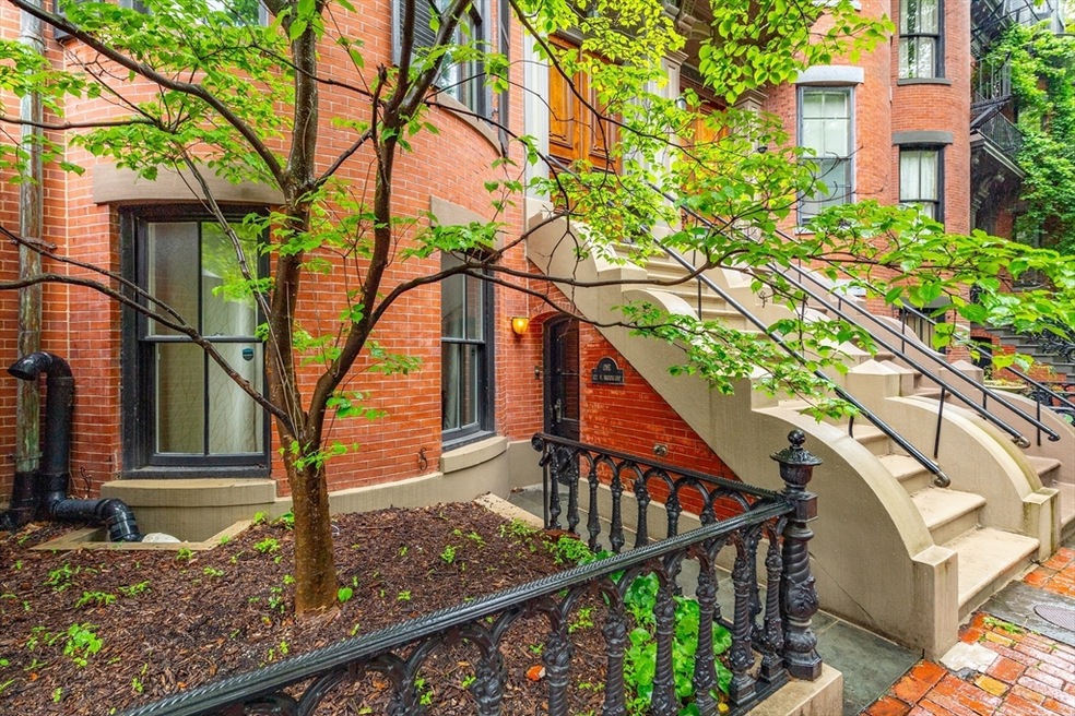 172 W Brookline St unit 1, Boston, MA 02118 - photo 1