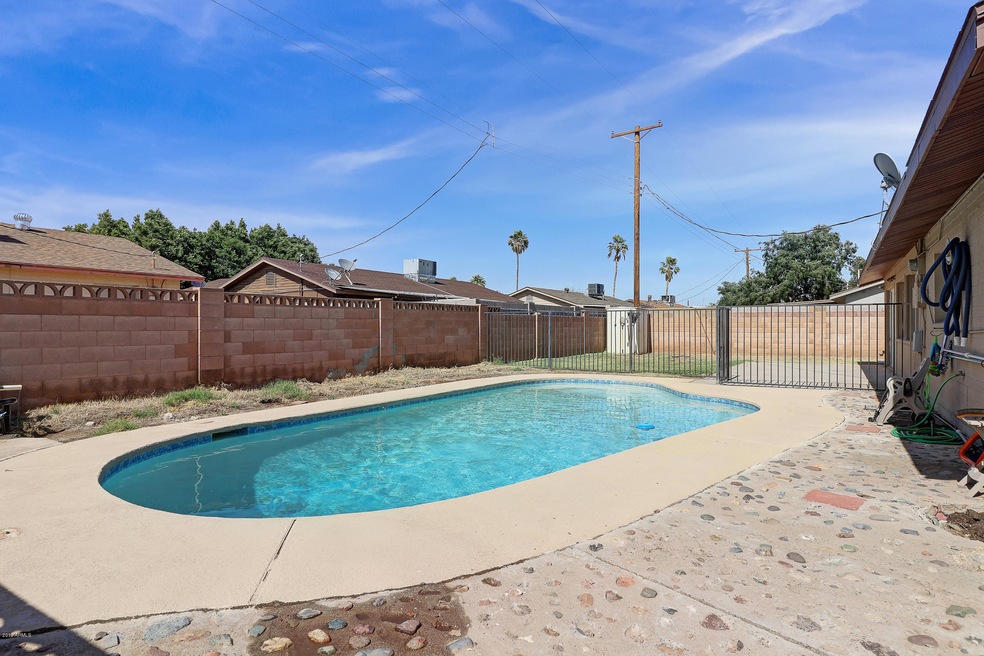 8010 W Earll Dr, Phoenix, AZ 85033 - photo 1