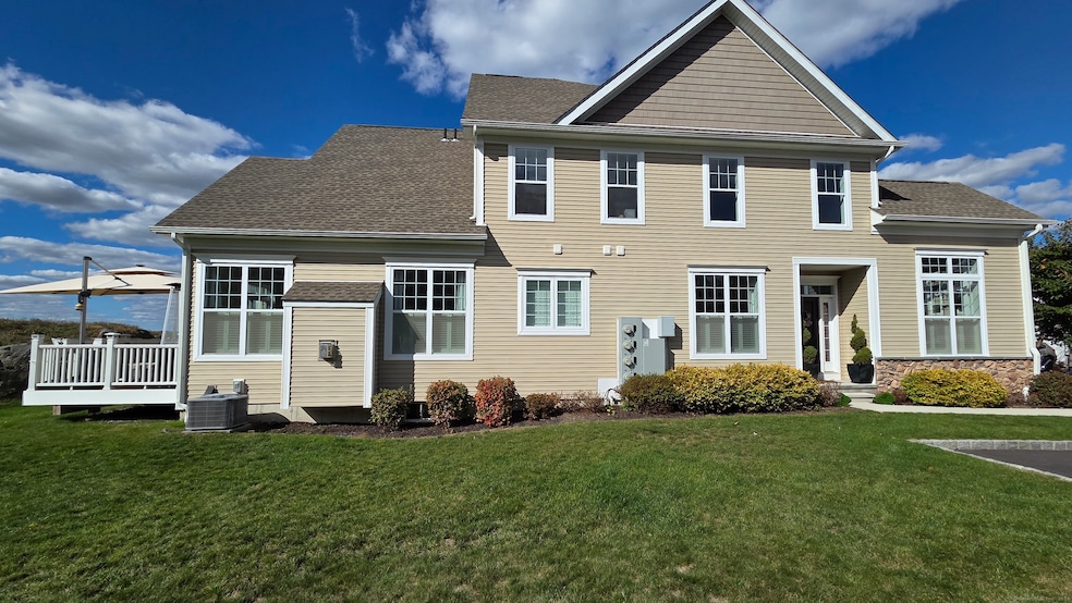 121 Great Hill Dr unit 121, Bethel, CT 06801 - photo 1