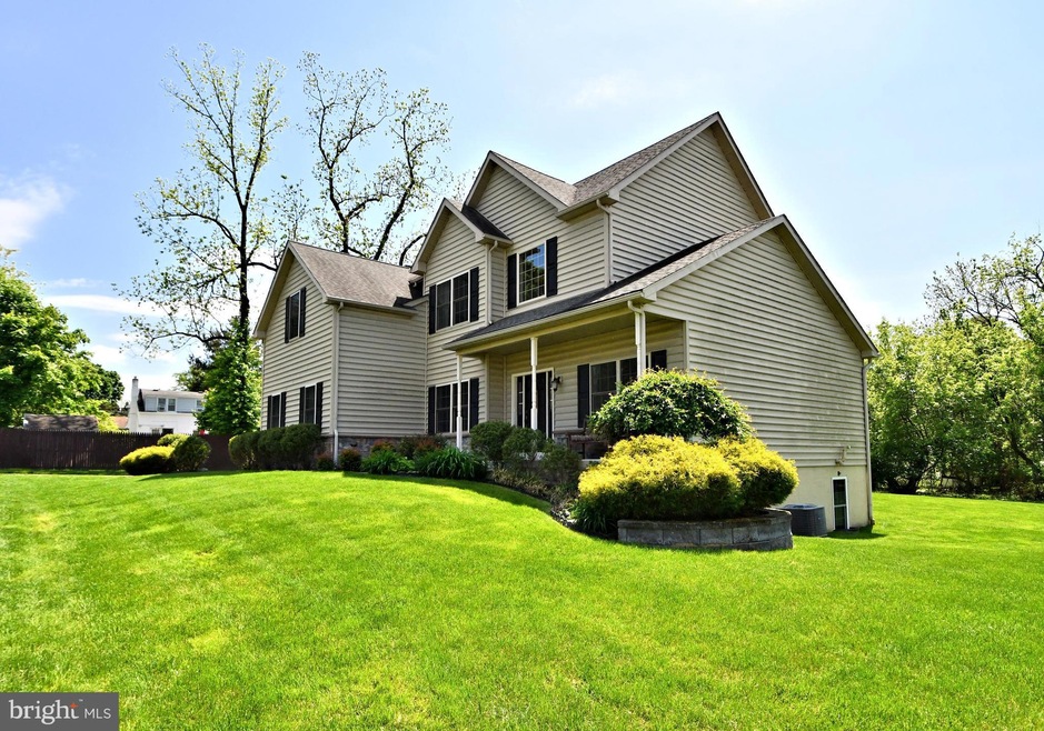 2866 1st St, Norristown, PA 19403 - photo 1