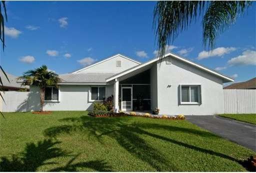 15021 SW 69th St, Miami, FL 33193 - photo 1