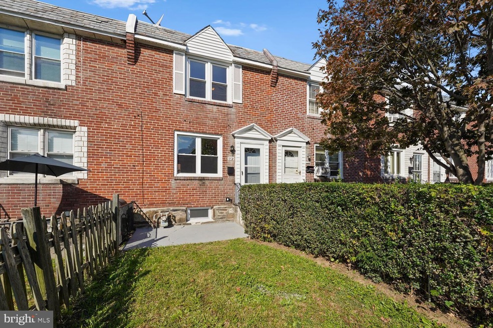 127 Weymouth Rd, Darby, PA 19023 - photo 1