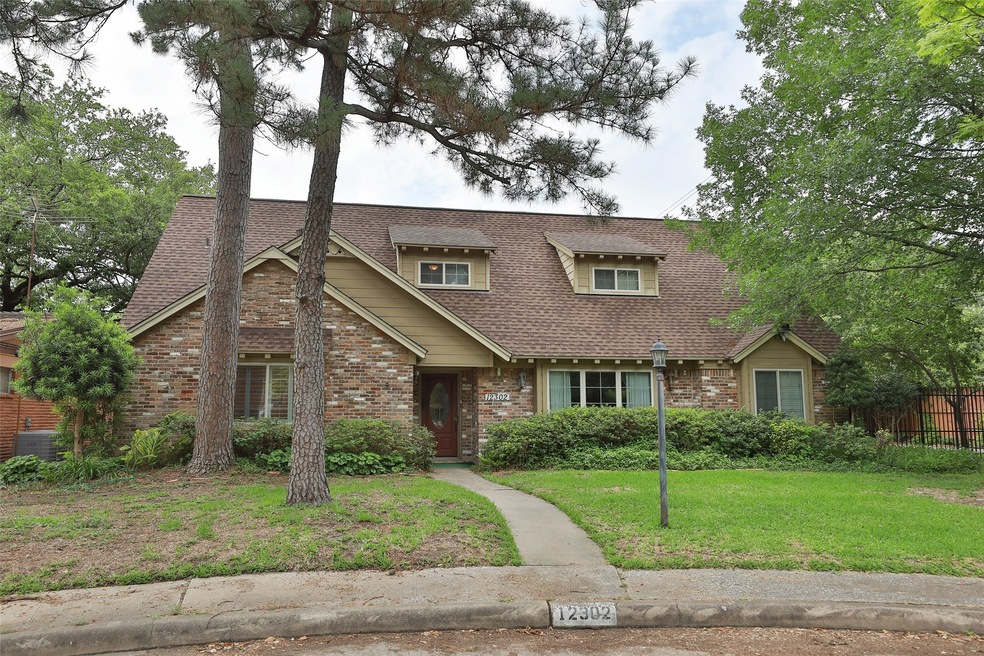 12302 Woodthorpe Ln, Houston, TX 77024 - photo 1