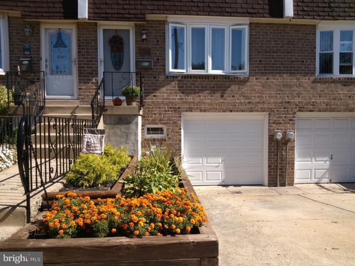 2527 Casimir St, Philadelphia, PA 19137 - photo 1