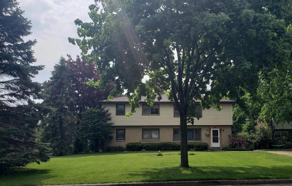 1661 N 116th St unit 1663, Milwaukee, WI 53226 - photo 1