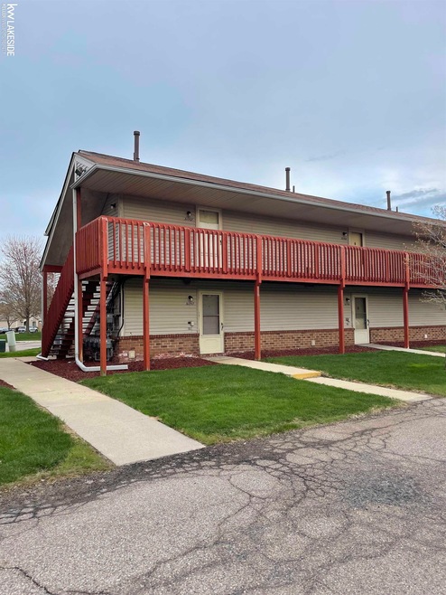 31767 Nardelli Ln unit 36, Roseville, MI 48066 - photo 1