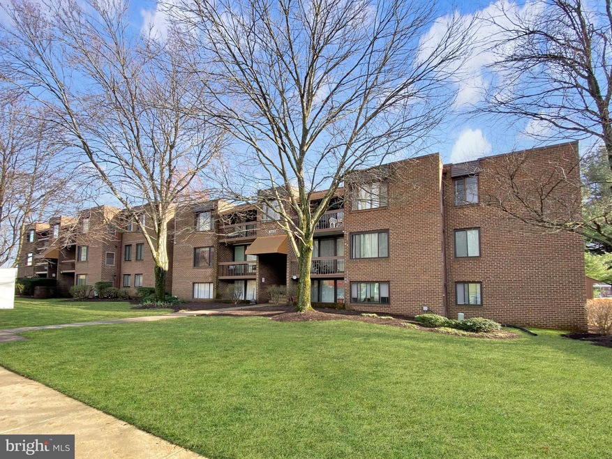 8727 Hayshed Ln unit 12, Columbia, MD 21045 - photo 1