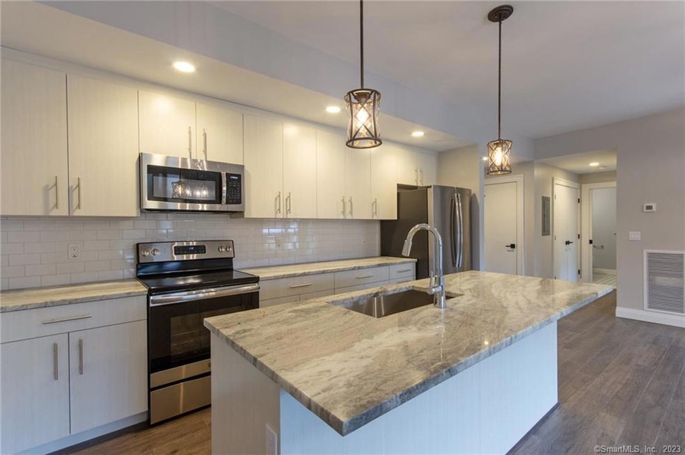 10 Edgewater Cir unit G, East Hampton, CT 06424 - photo 1