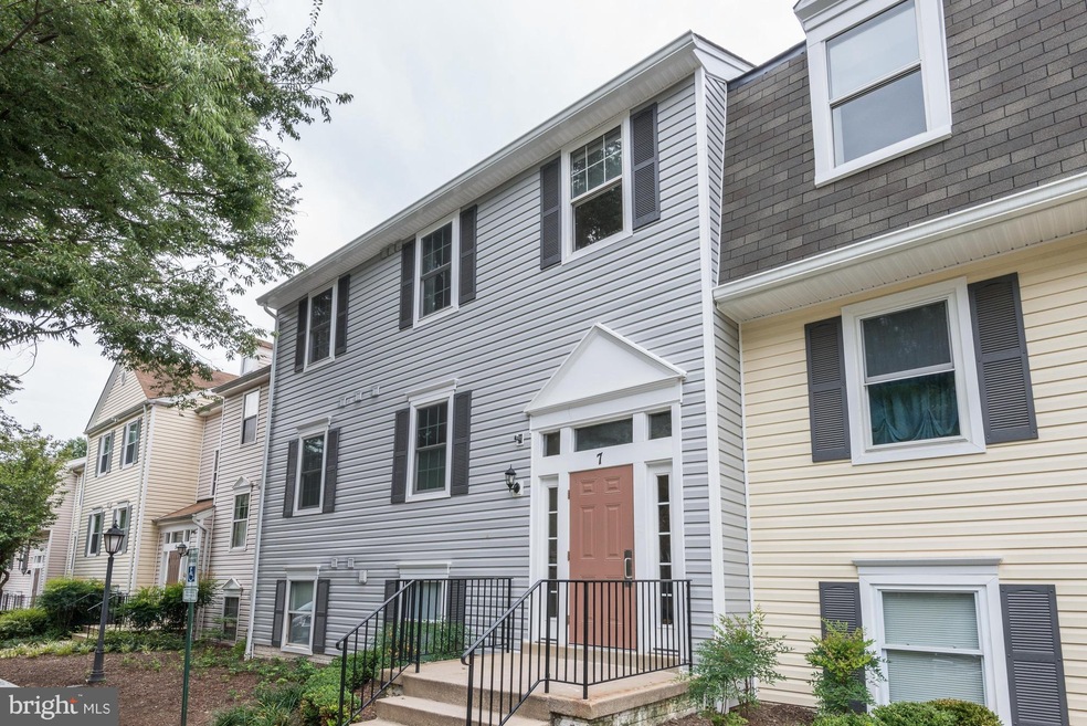7 Pickering Ct unit 202, Germantown, MD 20874 - photo 1