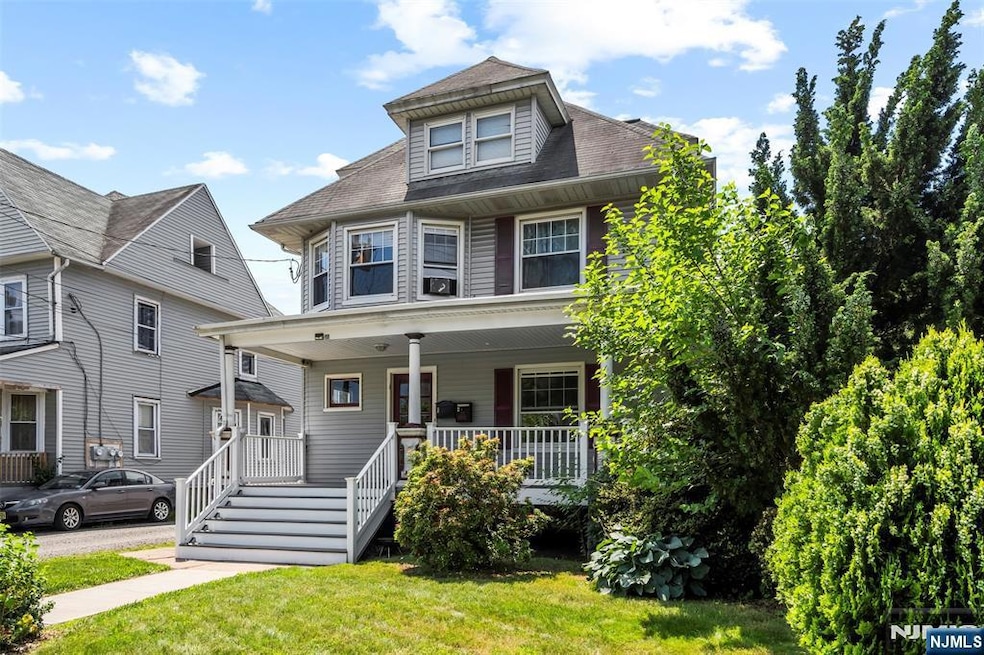 Pending $599,000 • Co-Listing Agent