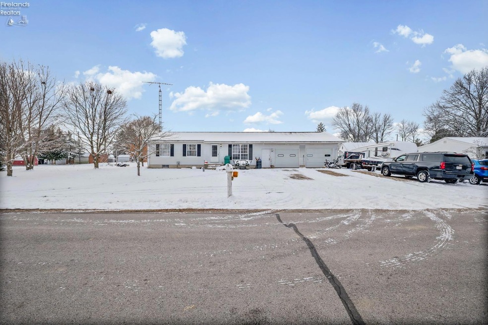 12570 W Axline St, Fostoria, OH 44830 - photo 1