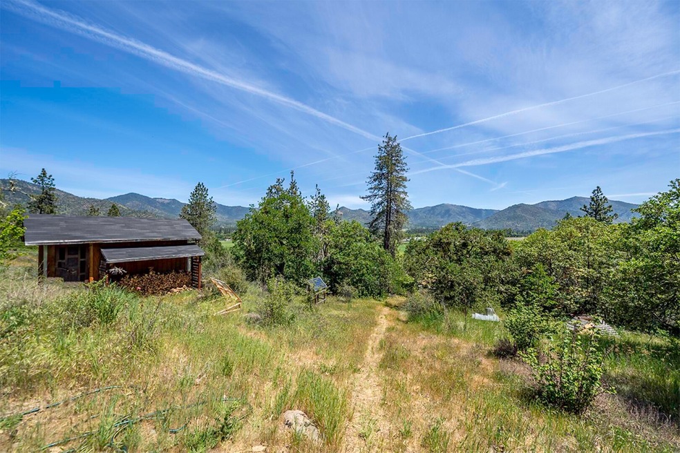 12726 Water Gap Rd, Williams, OR 97544 - photo 1