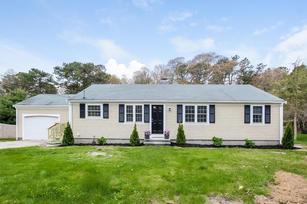 2 Pepperbush Ln, Chilmark, MA 02535 - photo 1