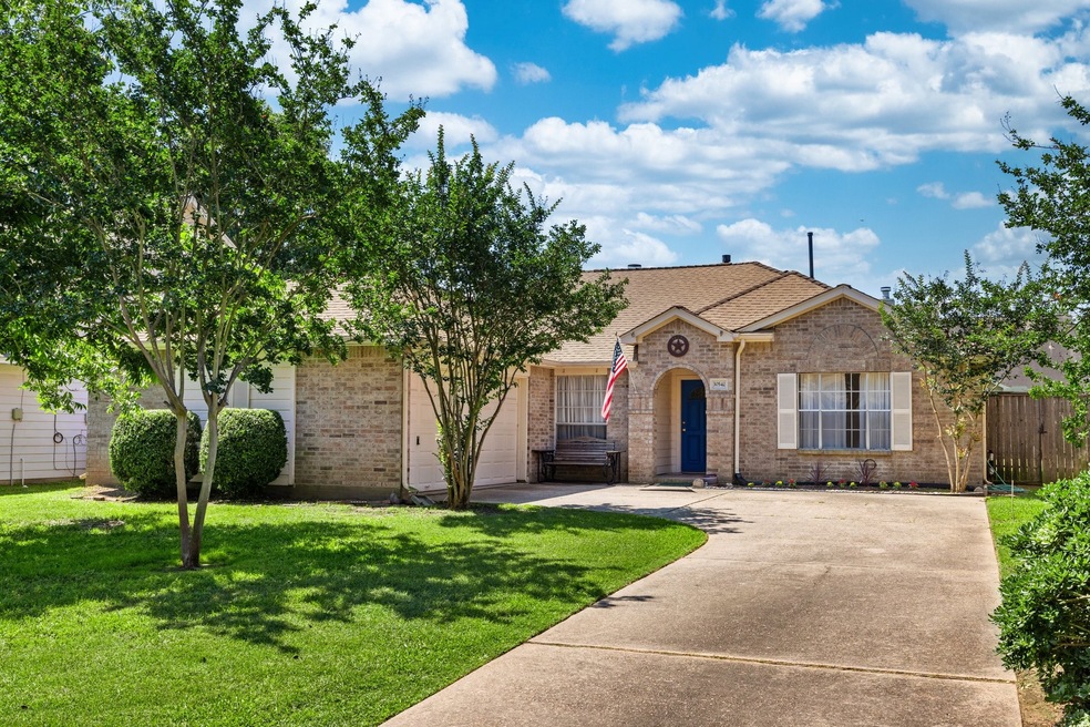 30542 Country Meadows Dr, Tomball, TX 77375 - photo 1