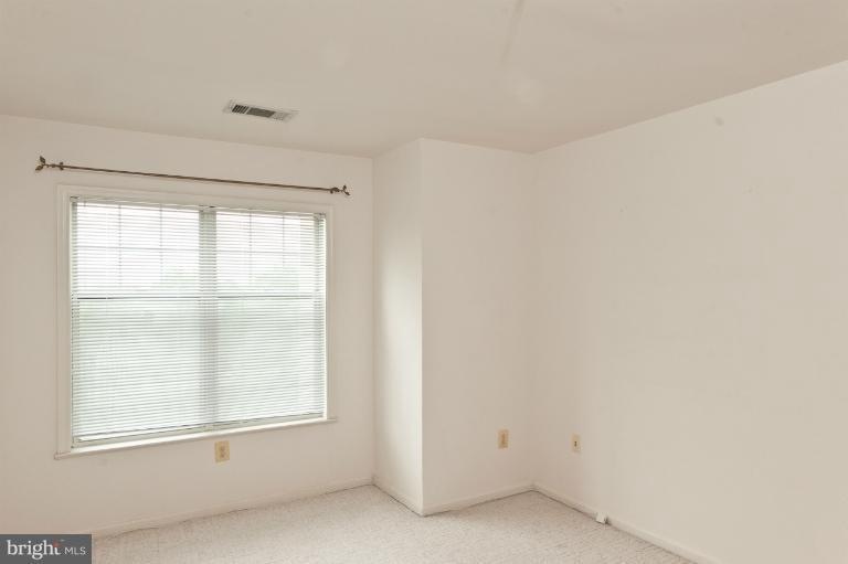 5573 Seminary Rd unit 408, Baileys Crossroads, VA 22041 - photo 1