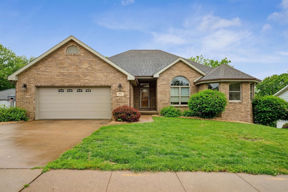 Pending $379,900