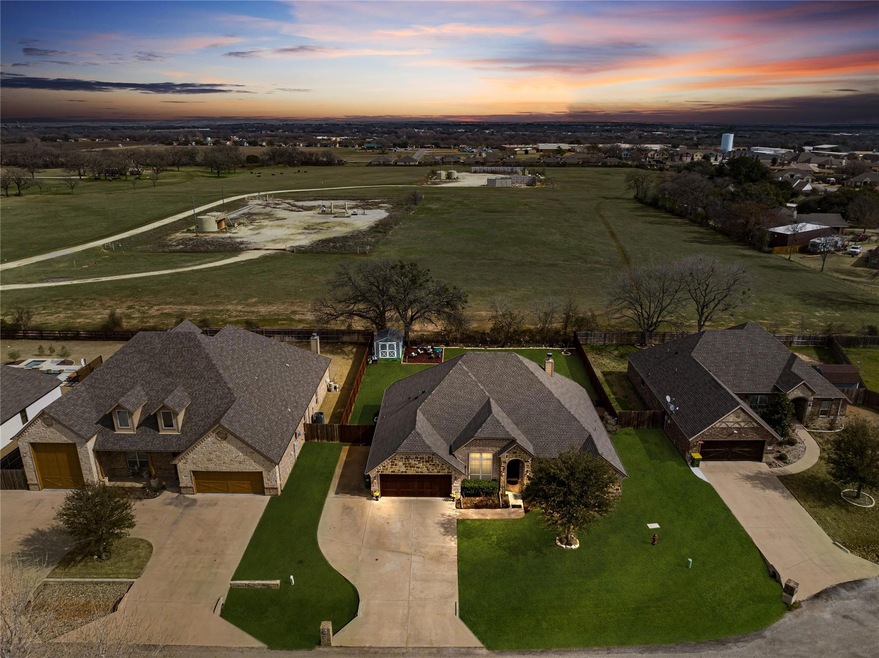 2912 Willow Ridge Cir, Granbury, TX 76049 - photo 1