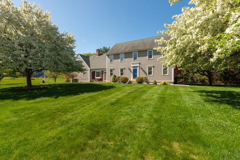 4 Ridge Rd, Pepperell, MA 01463 - photo 1