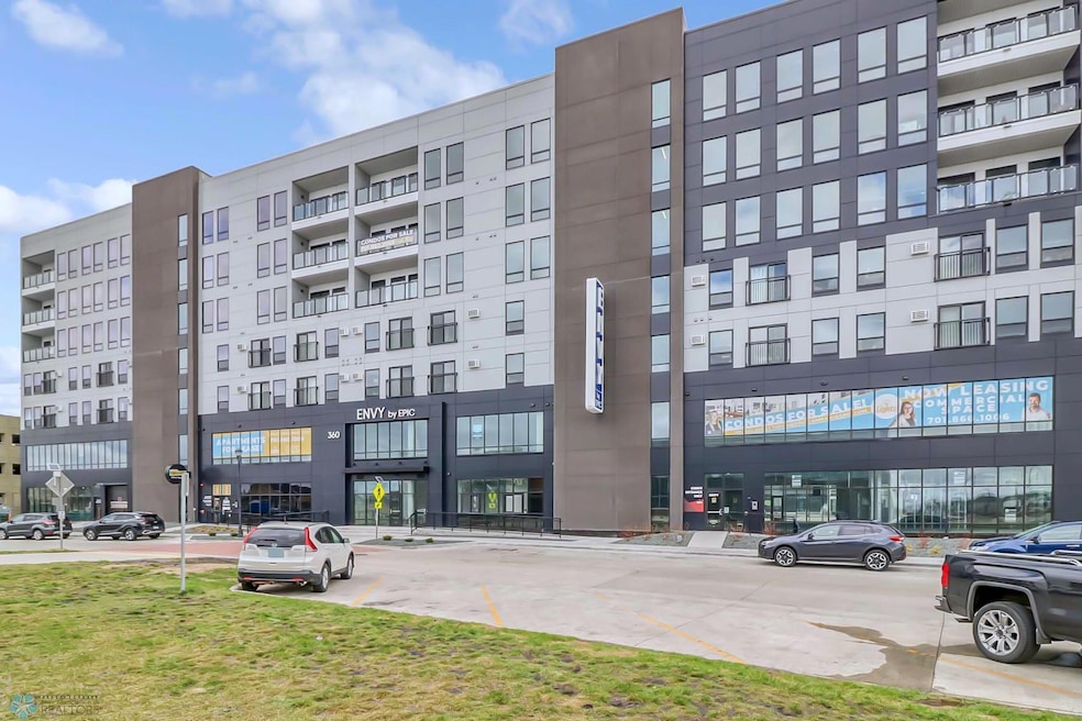 360 32nd Ave W unit 608, West Fargo, ND 58078 - photo 1