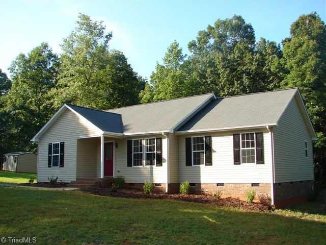 2125 Sunbeam Ct, Asheboro, NC 27205 - photo 1
