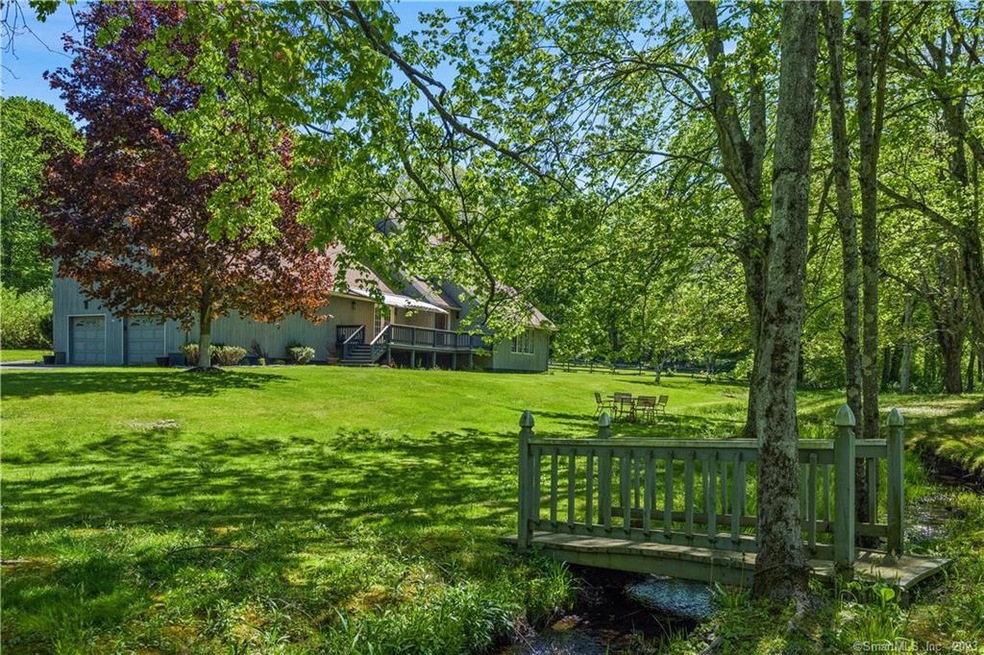 715 Tuttle Ave, Hamden, CT 06518 - photo 1