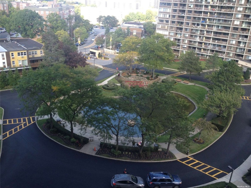 The Bay Club unit 10R, Bayside, NY 11360 - photo 1