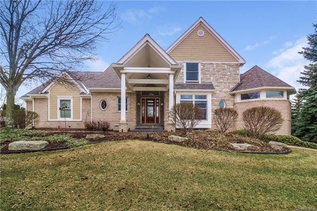 STUNNING, CUSTOM BUILT HOME IN PHEASANT HILLS