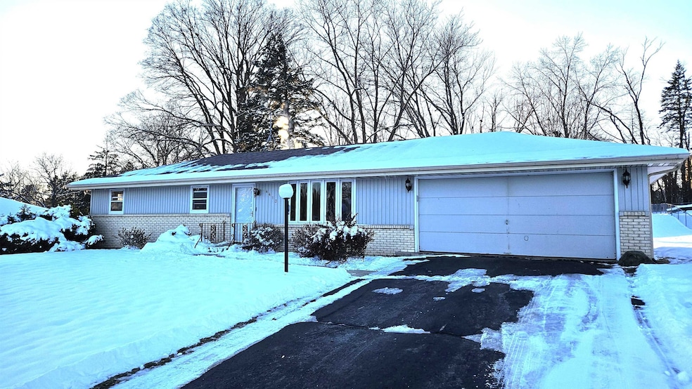 4413 Box Elder Ln, Rockford, IL 61109 - photo 1