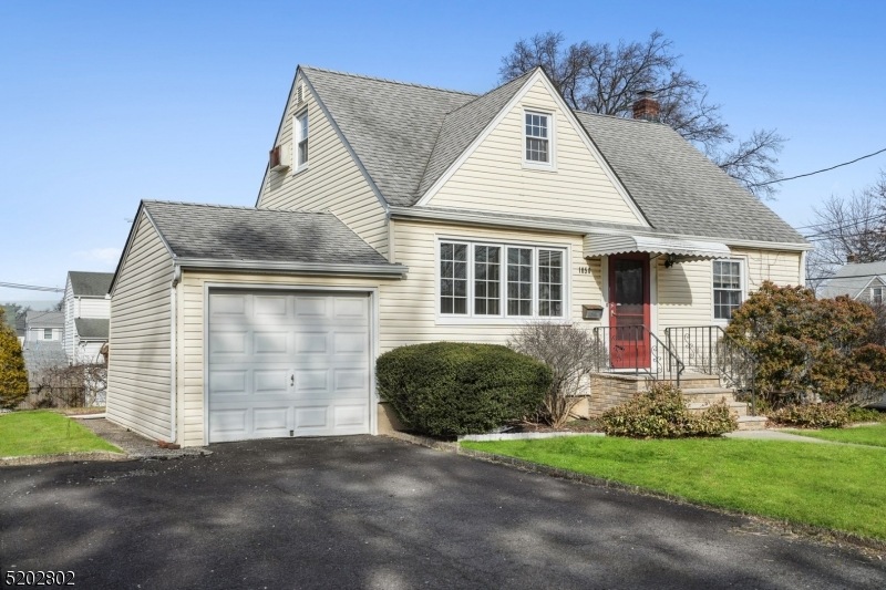 1050 Bashford Ave, Union, NJ 07083 - photo 1