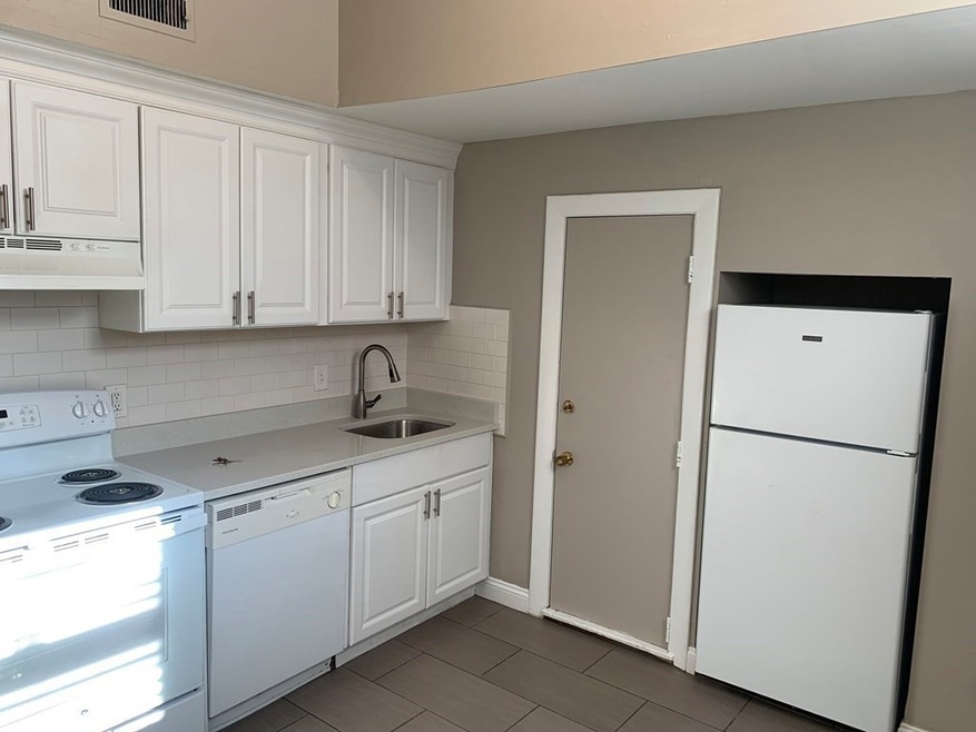 1862 Beacon St unit 3B4, Brookline, MA 02445 - photo 1