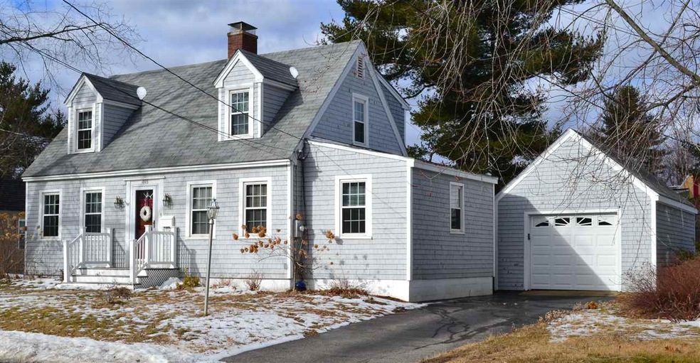 493 Dennett St, Portsmouth, NH 03801 - photo 1