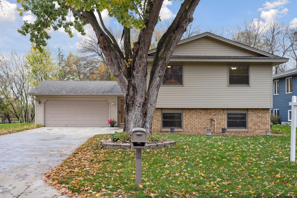 10061 Ives Ln N, Maple Grove, MN 55369 - photo 1