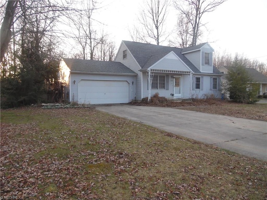 446 Buckeye Dr, Sheffield Lake, OH 44054 - photo 1