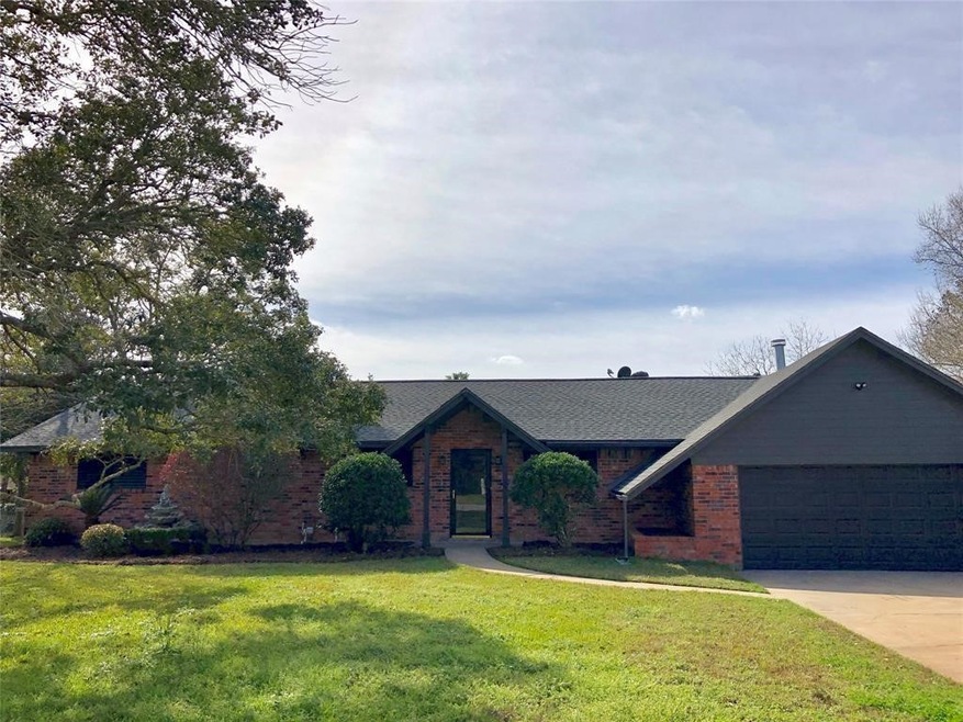 143 W County Road 136, Alvin, TX 77511 - photo 1