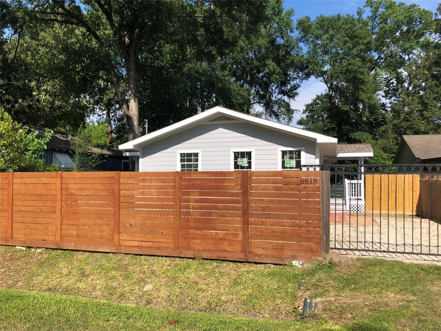 6618 Bethune Dr, Houston, TX 77091 - photo 1