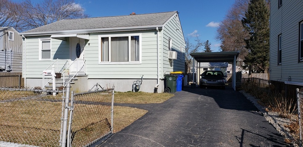 636 Grinnell St, Fall River, MA 02721 - photo 1
