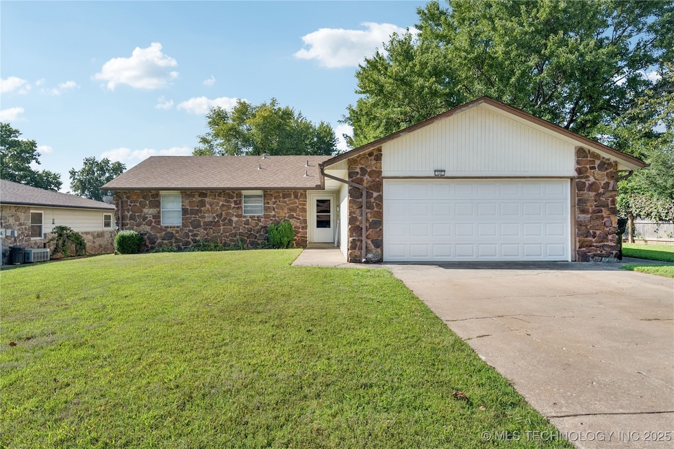 137 W Jefferson St, Broken Arrow, OK 74011 - photo 1