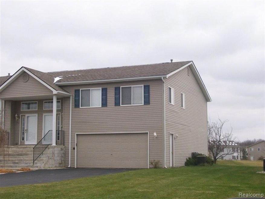 Lakeview Condo 003.jpg