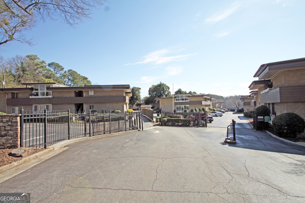 346 Carpenter Dr unit 7, Atlanta, GA 30328 - photo 1