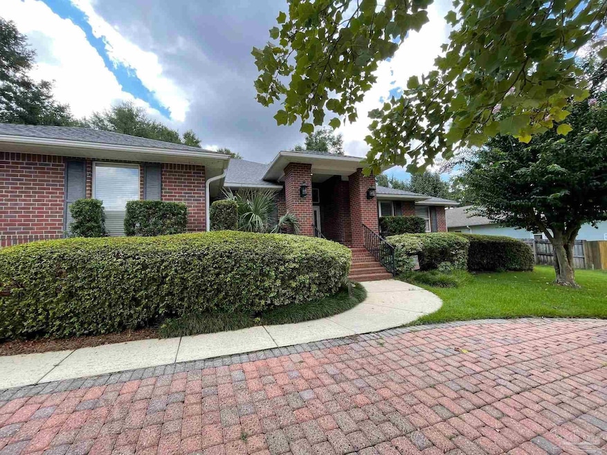 5955 Hermitage Dr, Pensacola, FL 32504 - photo 1