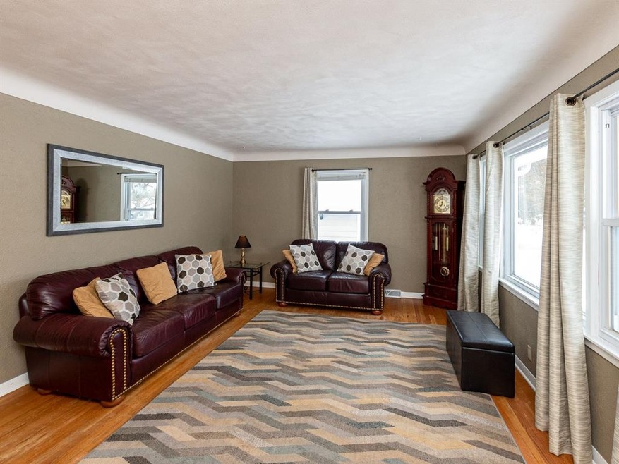 348 30th St NW, Cedar Rapids, IA 52405 - photo 1