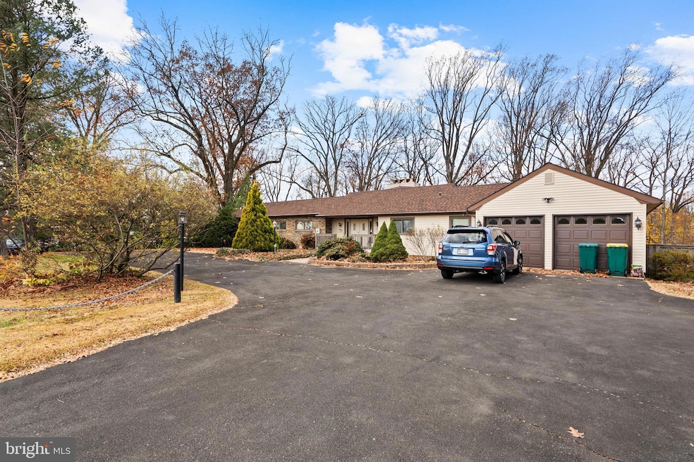 164 Trenton Rd, Langhorne, PA 19047 - photo 1