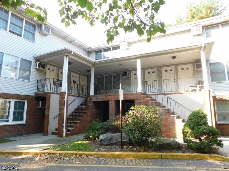 5 Sewall Ave unit B4, Clifton, NJ 07011 - photo 1
