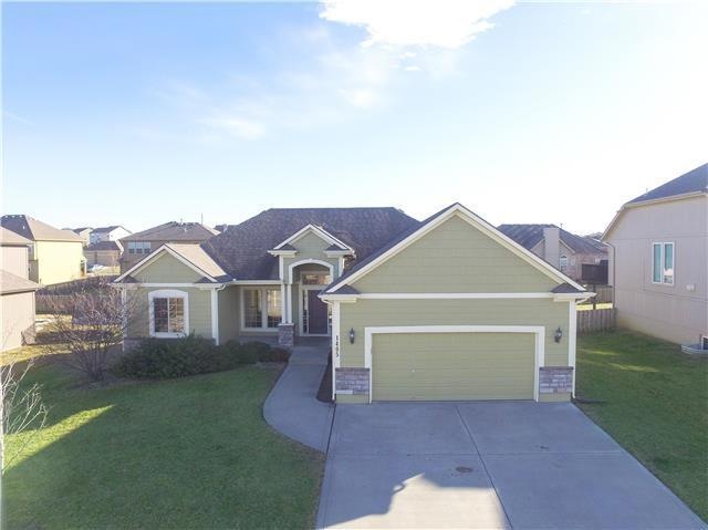 1405 SW 44th St, Lees Summit, MO 64082 - photo 1