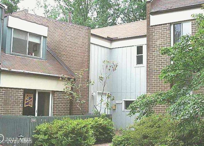 11546 Links Dr, Reston, VA 20190 - photo 1