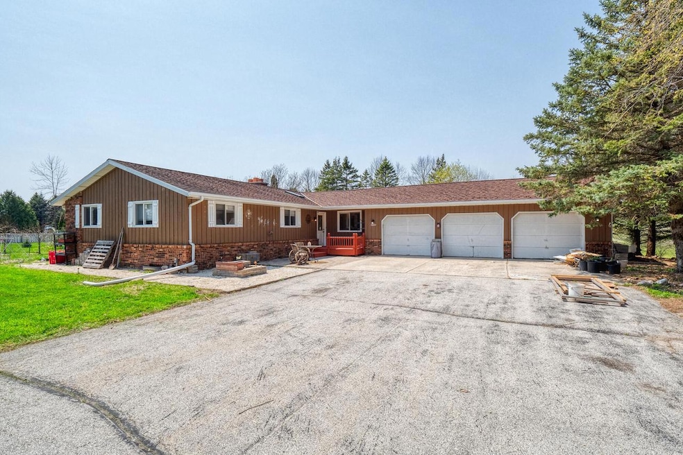 N6422 Shamrock Court