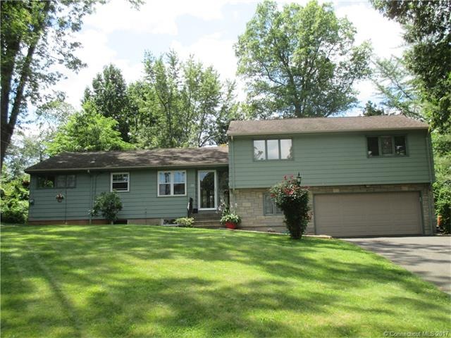 22 Oakwood Drive - Lovely, private, cul-de-sac setting.
