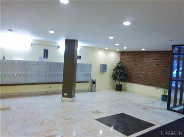 75 W 238th St unit 2C, Bronx, NY 10463 - photo 1