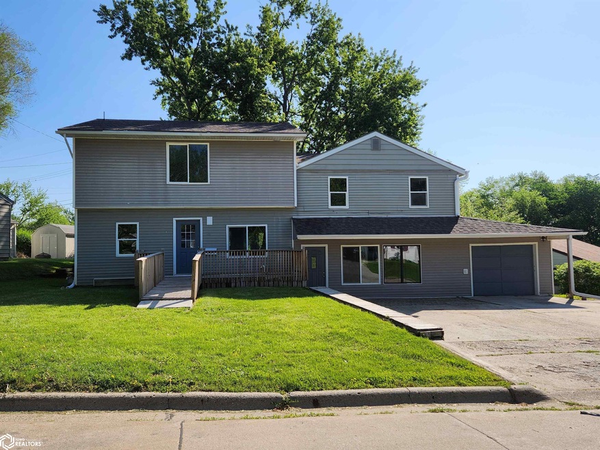 608 E 26th St S, Newton, IA 50208 - photo 1
