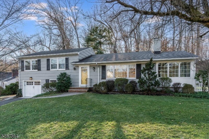 8 Woodcliff Dr, Madison, NJ 07940 - photo 1